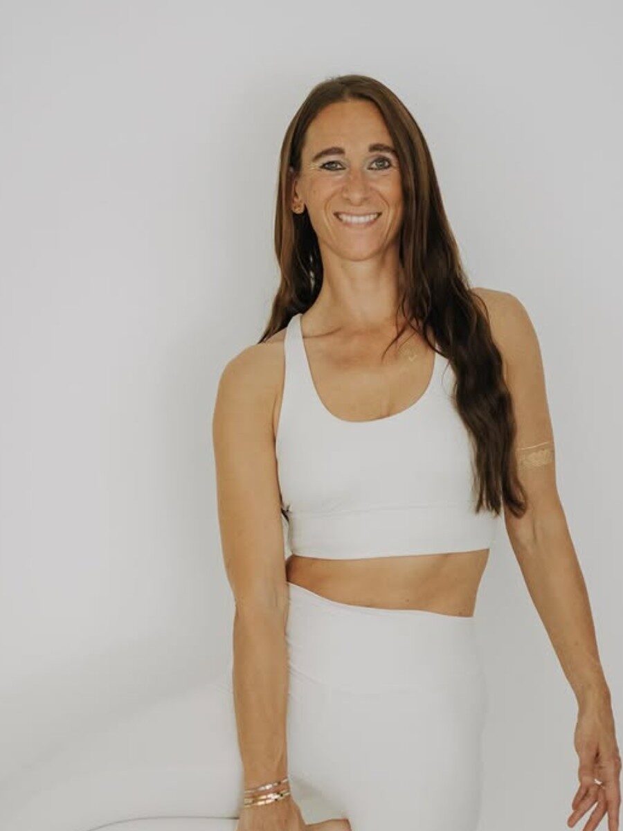 Janett-Schmied-Yoga-Koerperliebe Yogalehrerin Janett Schmied gibt bei Körperliebe GmbH regelmäßig Yogakurse