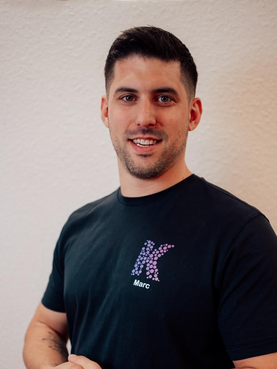 Marc Hübers Marc Hübers ist Praxisinhaber von Körperliebe